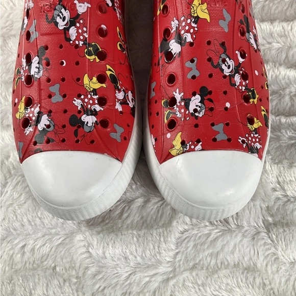NATIVE Disney Parks Minnie Mouse Red Slip On Shoes Unisex Male 8/Women 10 - Picture 3 of 9